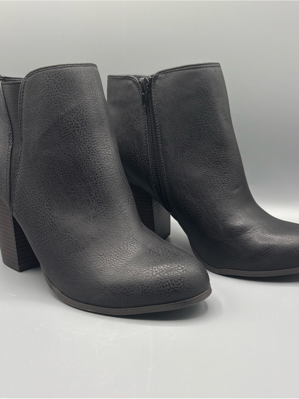 Fergalicious Womens Panter Punch Booties Black Size 10 EUC